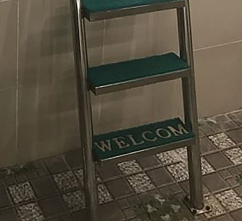 Bể bơi cơ cực ở Việt Nam lên báo Anh khiến cộng đồng mạng quốc tế được phen cười xả láng